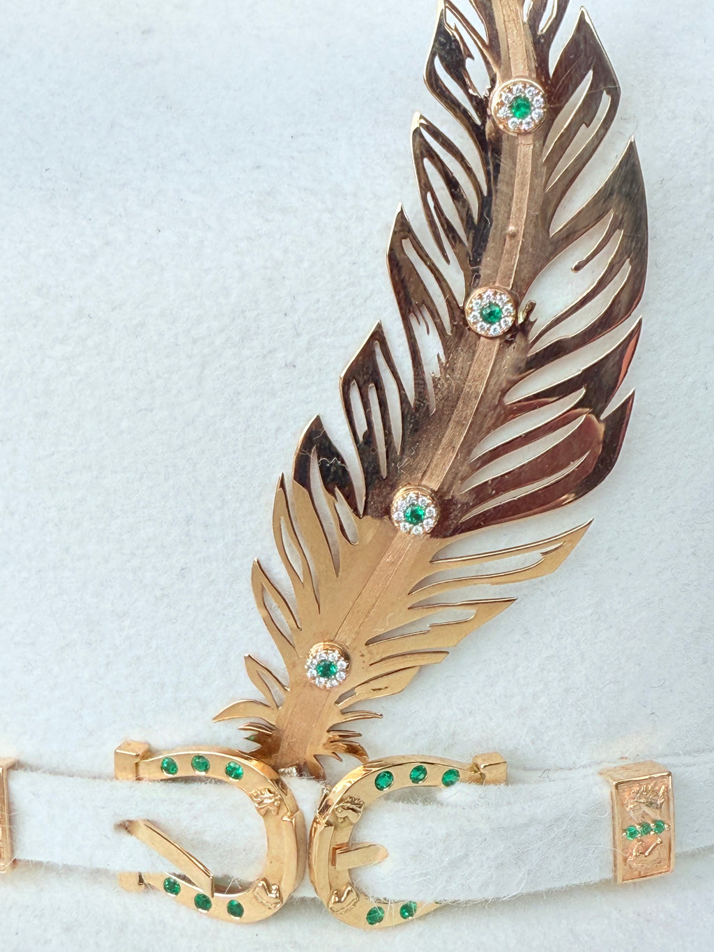 Sombrero de Oro Diamantes / Esmeraldas