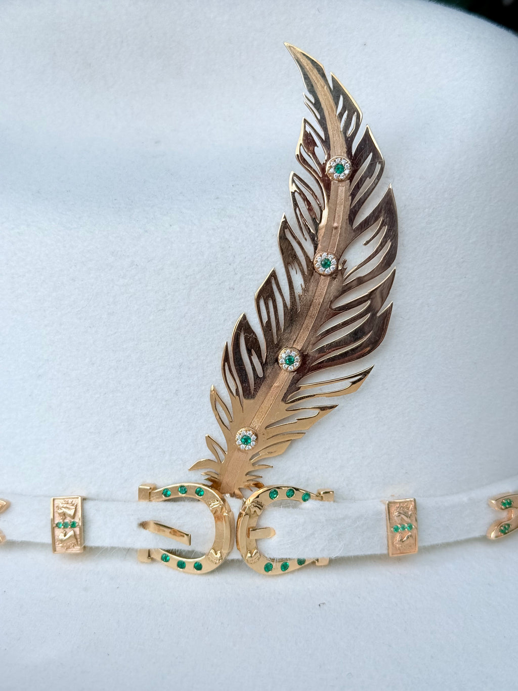 Sombrero de Oro Diamantes / Esmeraldas