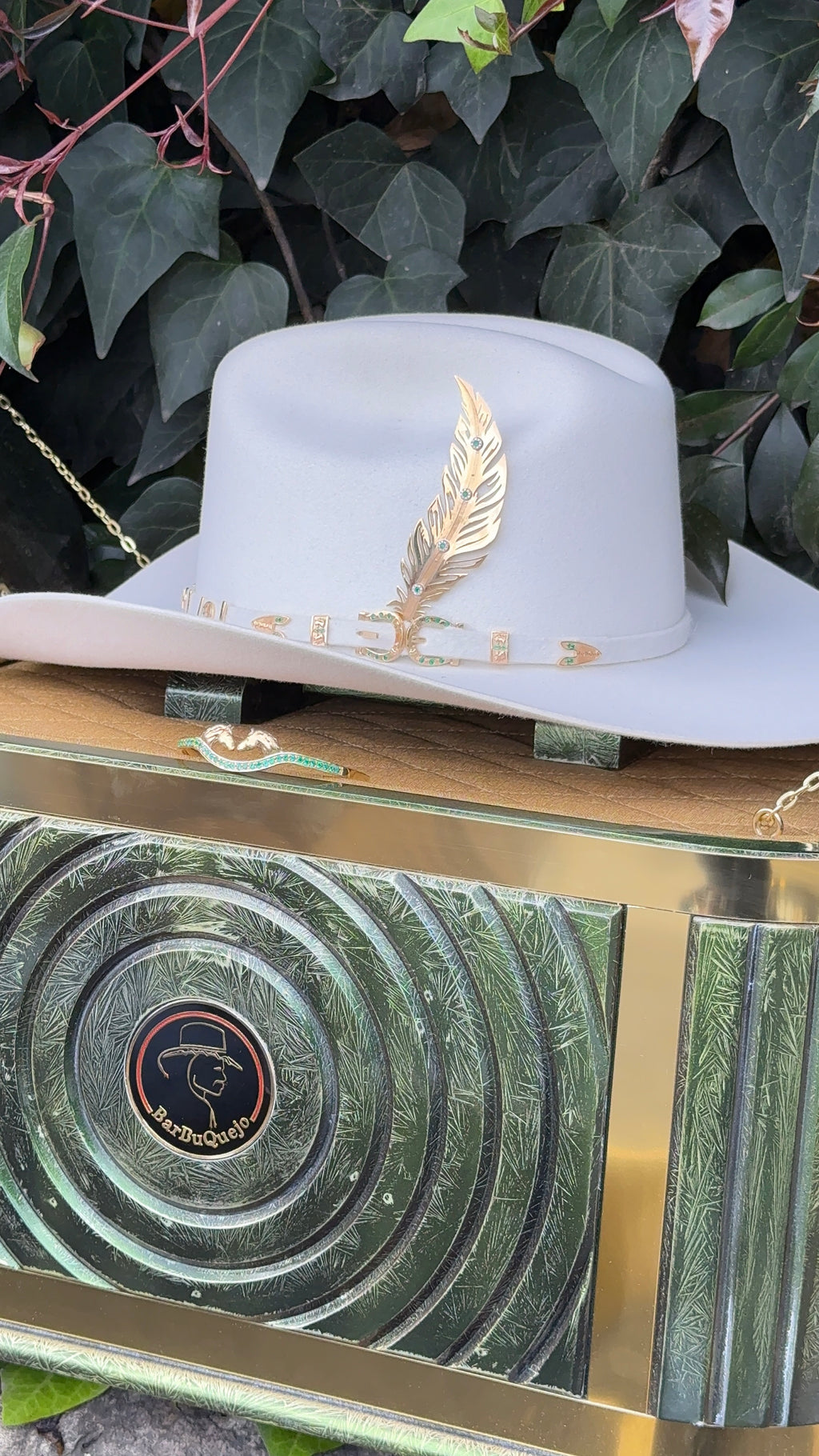 Sombrero de Oro Diamantes / Esmeraldas